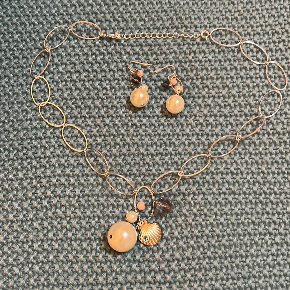 Set of necklace and earrings